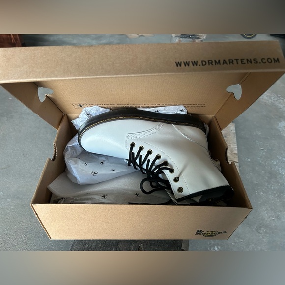 Doc Martens Zavala BRAND NEW - Picture 2 of 6